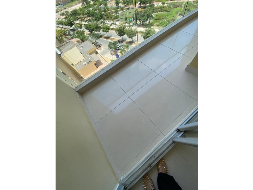 SE ARRIENDA APTO EN BAHIA — foto 6