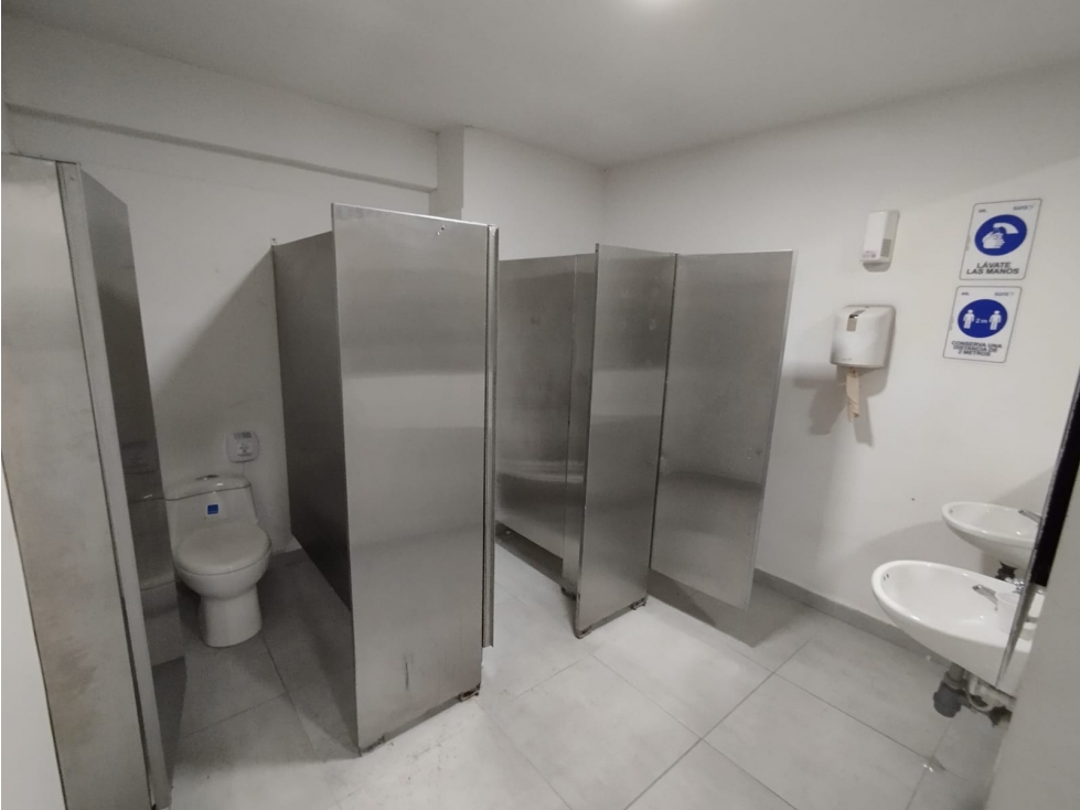 LOCAL U OFICINA EN ARRIENDO CARLOS E RESTREPO — foto 4