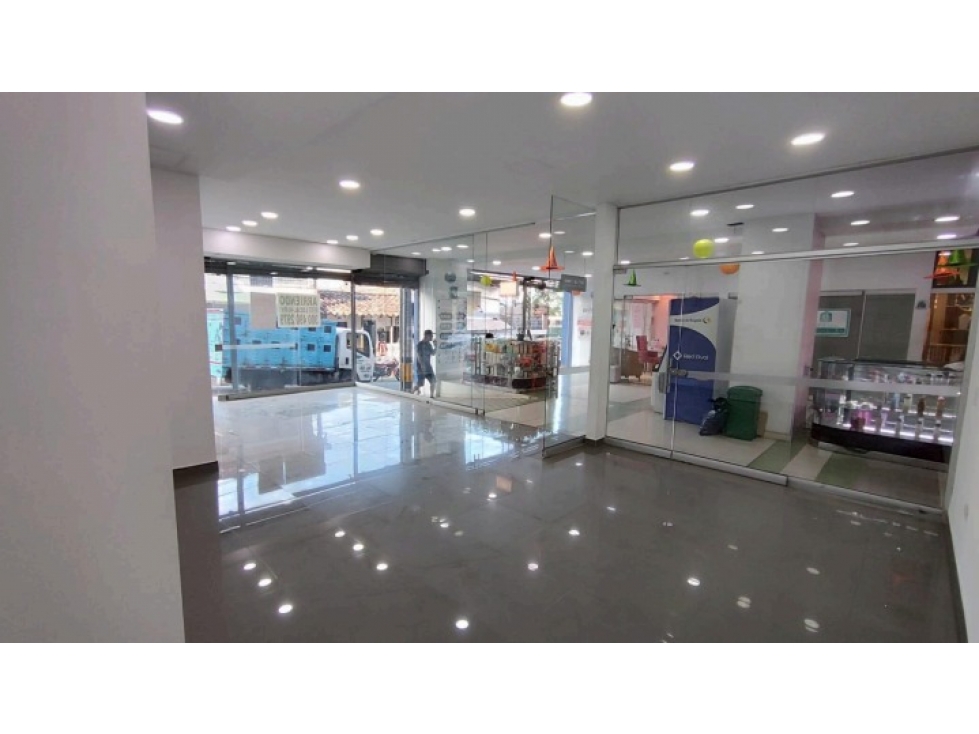 LOCAL COMERCIAL EN ARRIENDO EN LA ESTRELLA - 3