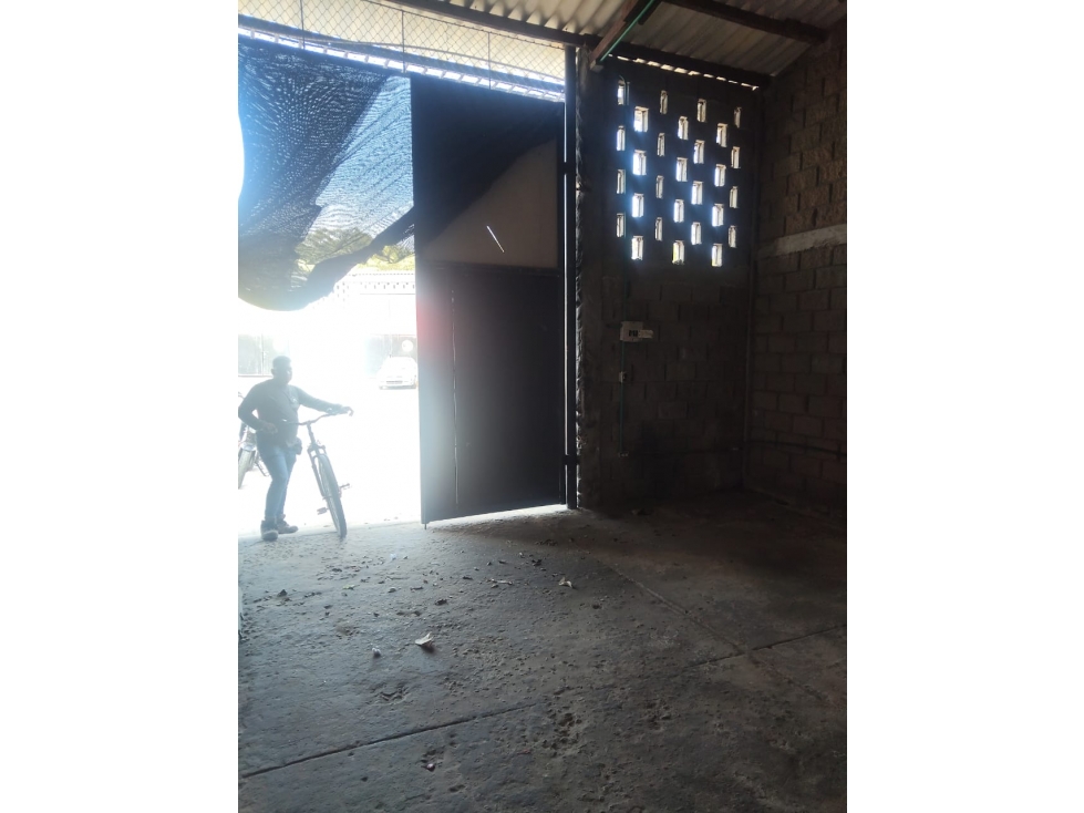 BODEGA EN SECTOR LA PLAYA — foto 3