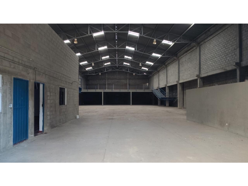 SE ARRIENDA BODEGA VIA 40 PARQUE INDUSTRIAL - 3