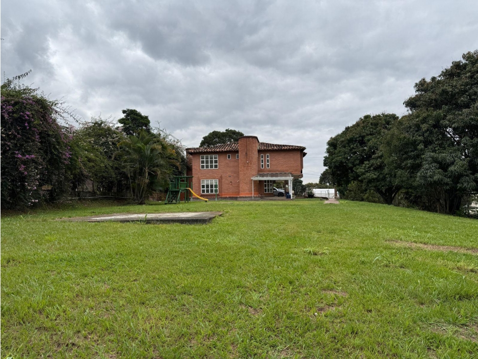 Lujosa Casa Finca de 3.000 mts2 para Arriendo - 4