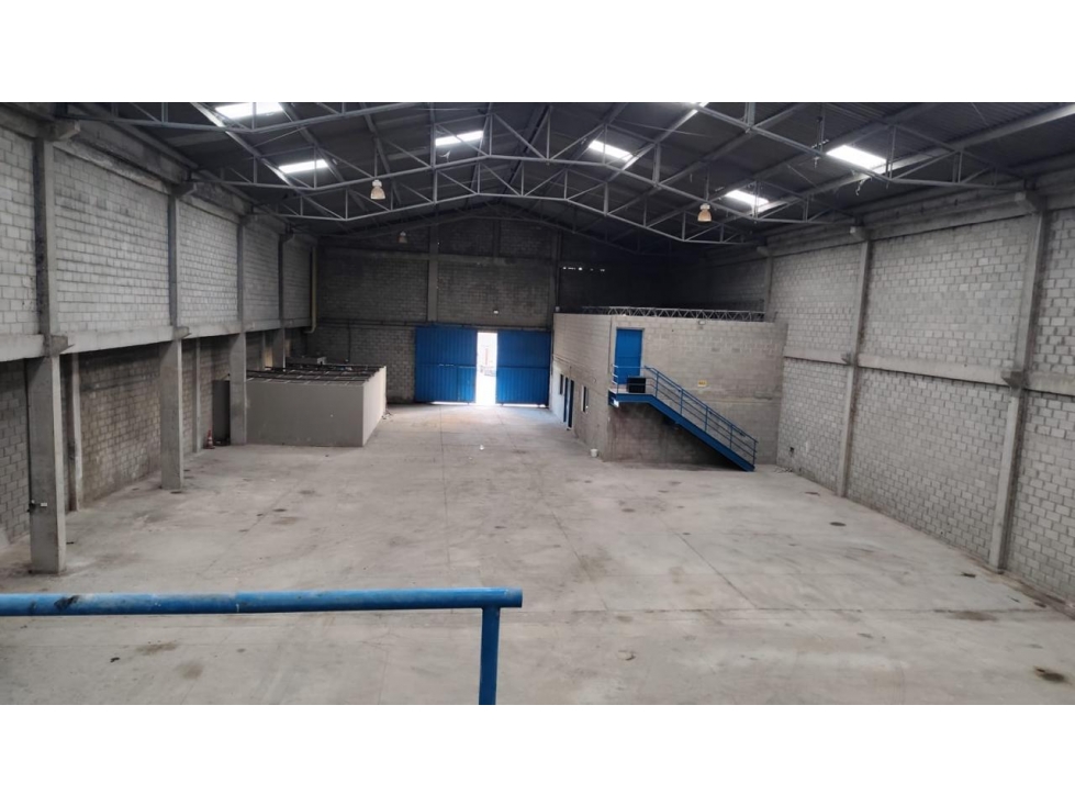 SE ARRIENDA BODEGA VIA 40 PARQUE INDUSTRIAL - 4