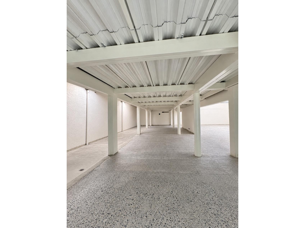 Local comercial en venta poblado 500mts - 4