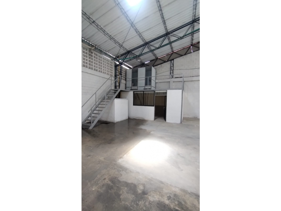 bodega 800 mtrs2 circunvalar - 5
