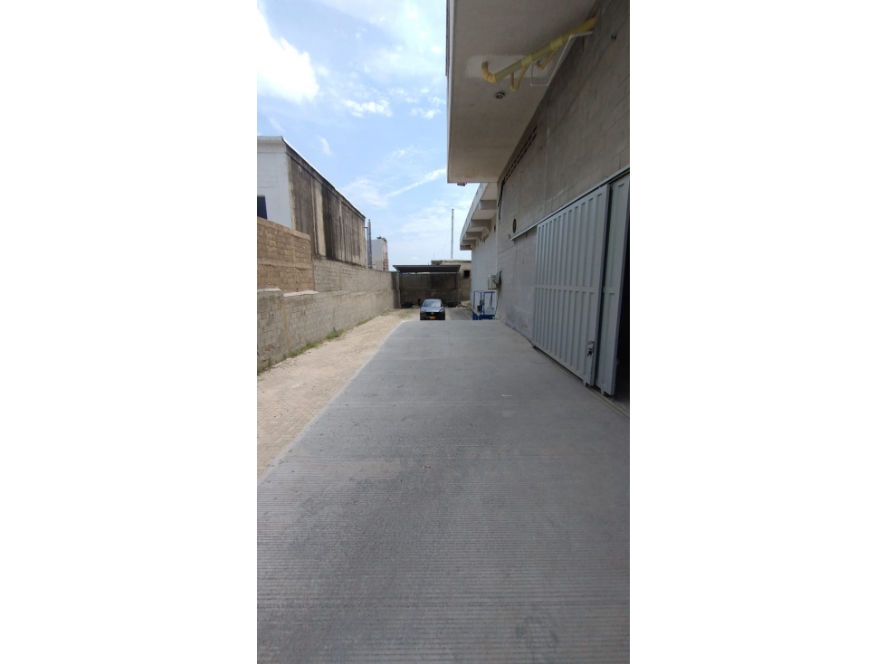 BODEGA 2000 MTR2 VIA 40 - 5