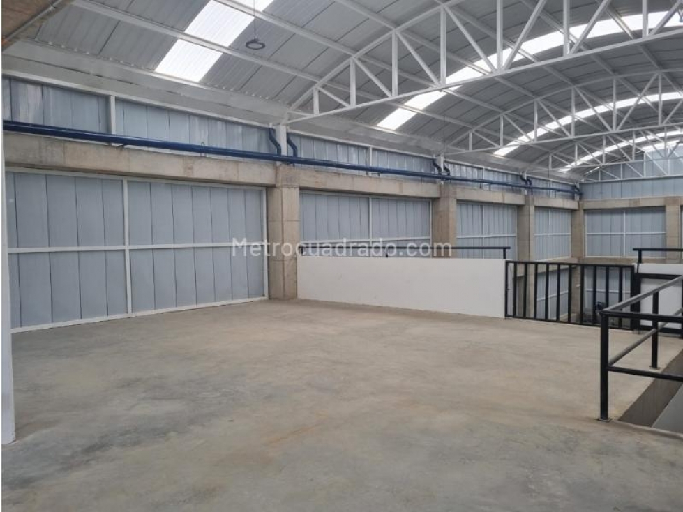 BODEGA DE 715 MTS2 EN VARIANTE CALDAS PARA VENTA - 5