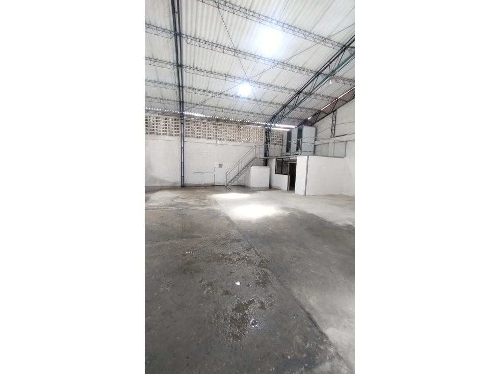 bodega 800 mtrs2 circunvalar - 6