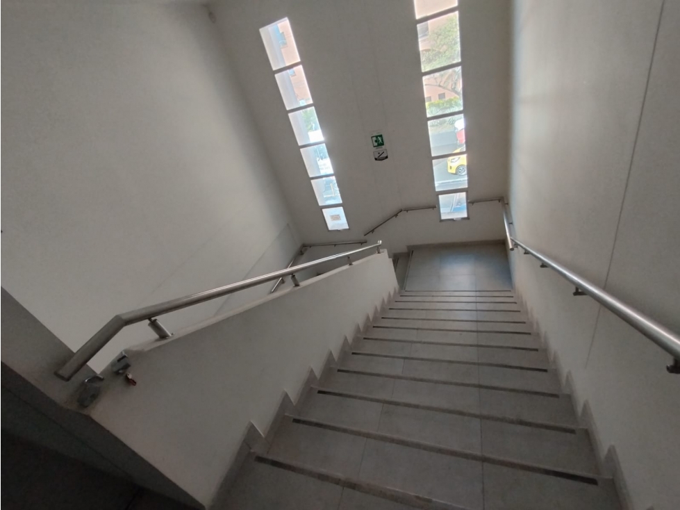 LOCAL U OFICINA EN ARRIENDO CARLOS E RESTREPO — foto 6