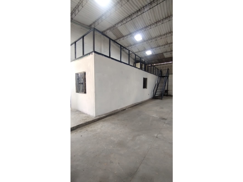 BODEGA 600 MTRS2 CIRCUNVALAR - 6