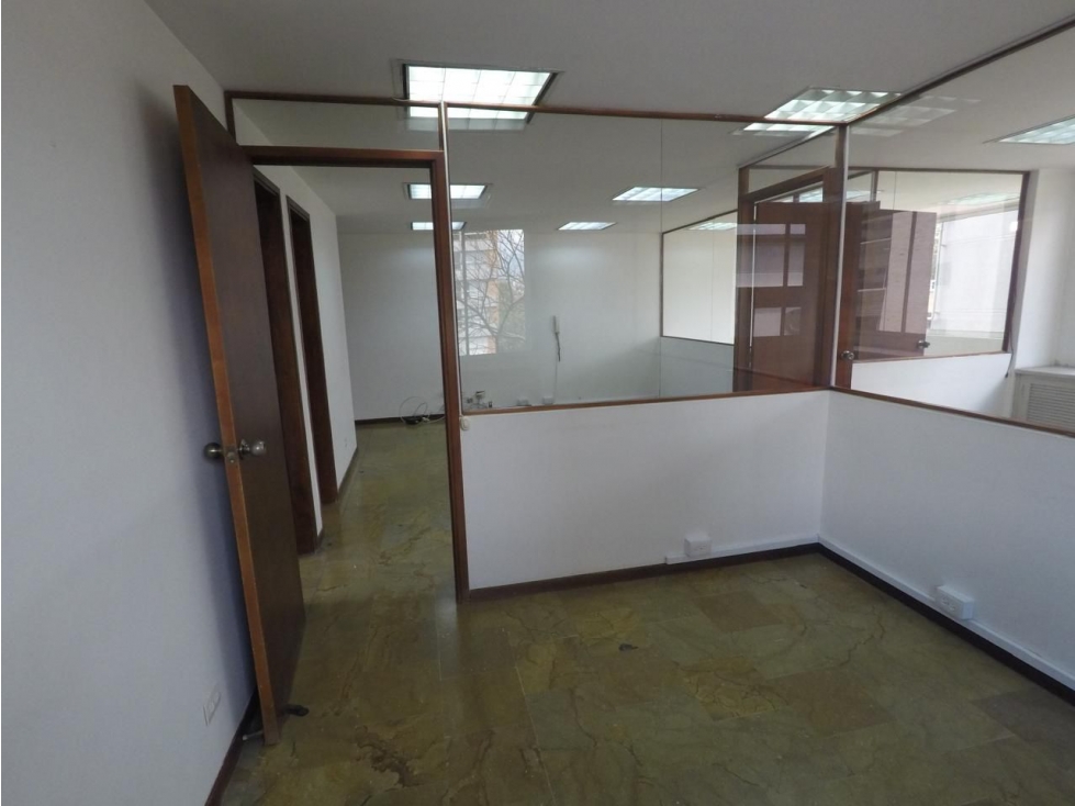 Oficina en renta poblado