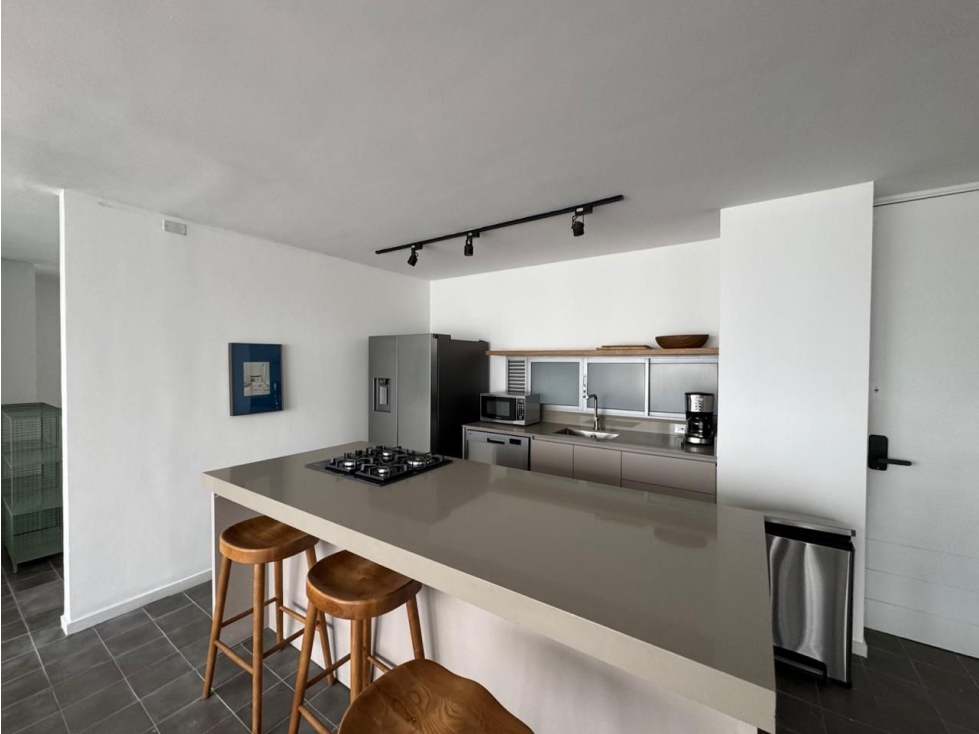 Apartamento amoblado en arriendo poblado milla de oro — foto 2