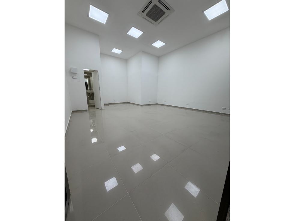 Oficina en arriendo sector poblado 41mts