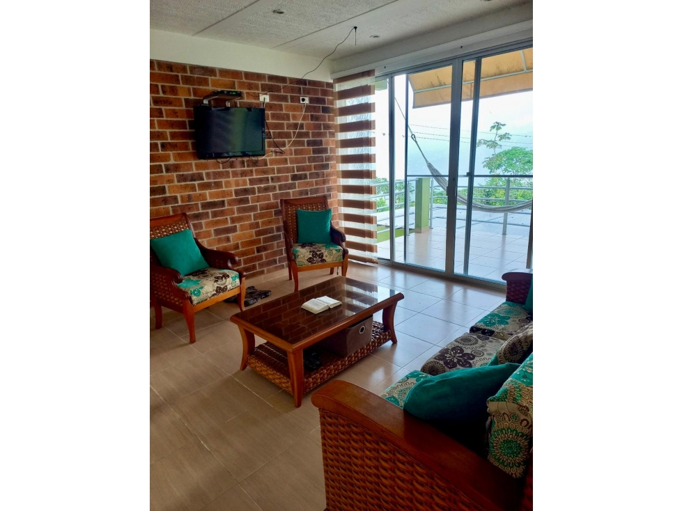 CASA LOTE CAMPESTRE EN LA MESA CUNDINAMARCA DE 3 PISOS