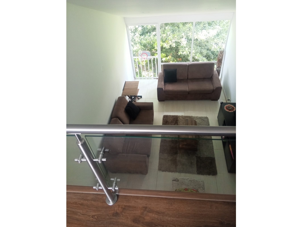 APARTAMENTO EN PAULO VI DE 3 NIVELES PISO 4 — foto 3