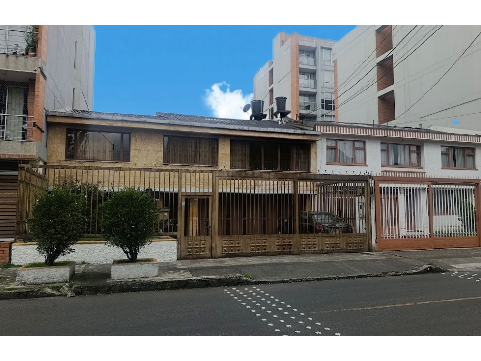 CASA EN NICOLAS DE FEDERMAN DE 3 NIVELES