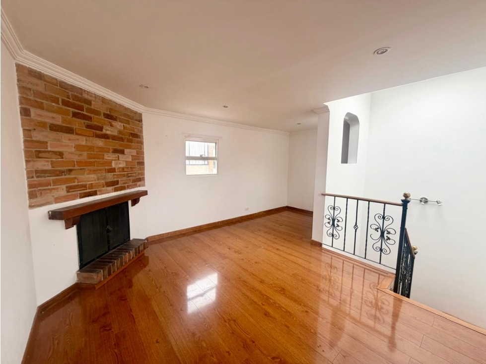 CASA EN CEDRITOS DE 4 PISOS — foto 5