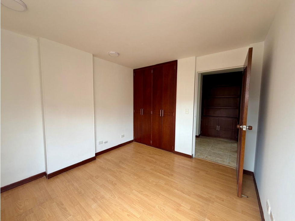 APARTAMENTO EN RAFAEL NUÑEZ PISO 8 INTERIOR — foto 6