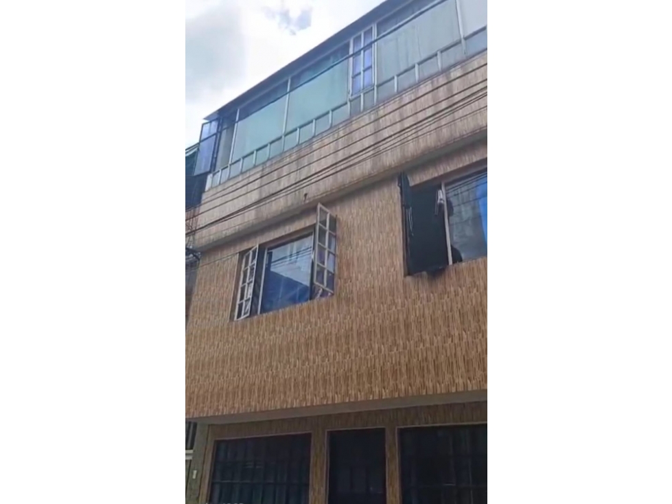 CASA EN BRITALIA-KENNEDY DE 4 NIVELES — foto 2