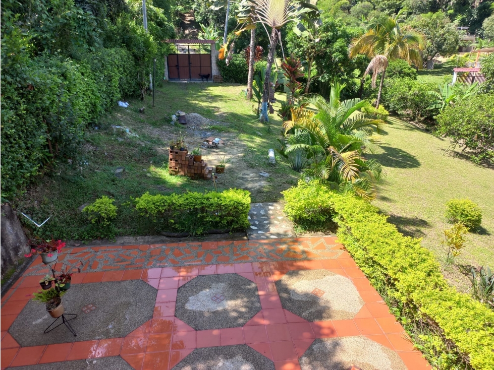 FINCA RURAL EN MESITAS DEL COLEGIO 2 NIVELES - 2