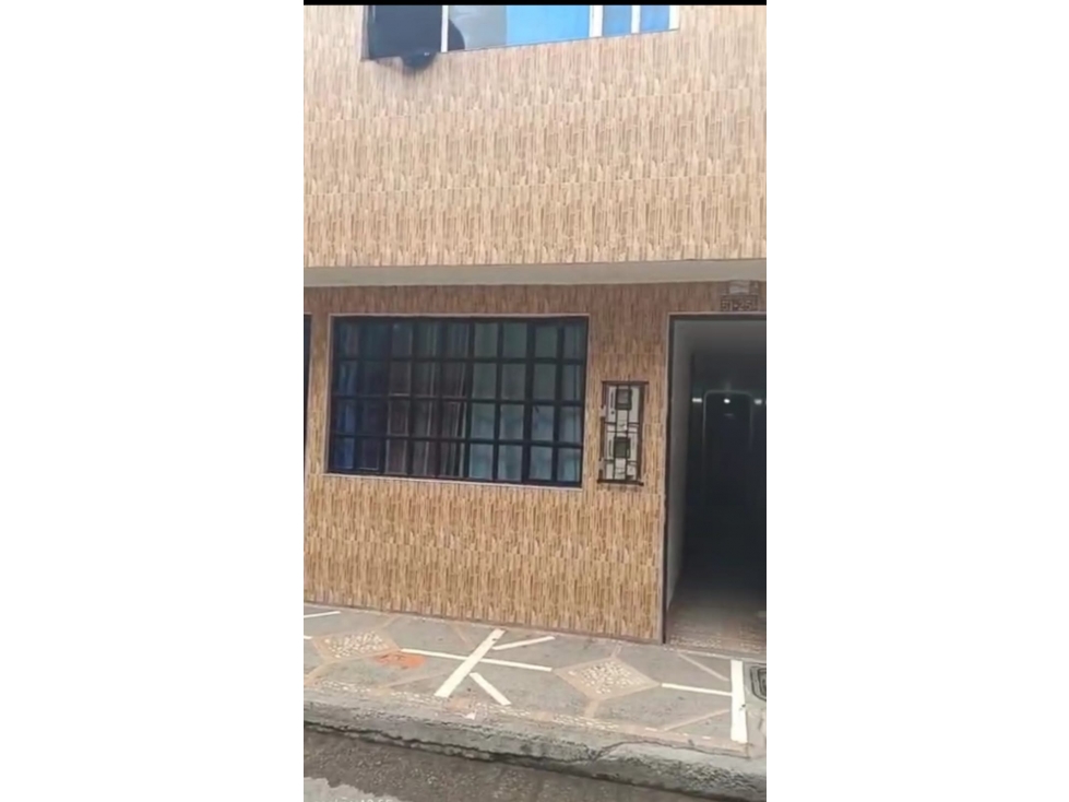 CASA EN BRITALIA-KENNEDY DE 4 NIVELES — foto 4