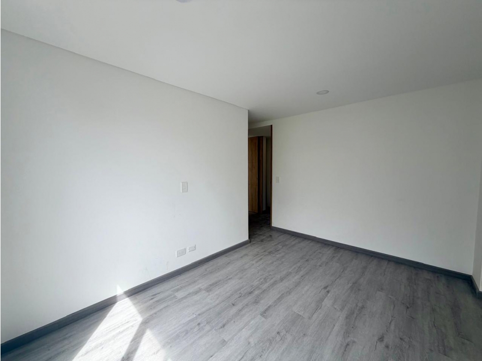 APARTAMENTO PARA ESTRENAR EN QUINTA PAREDES PISO 4 EXTERIOR — foto 2