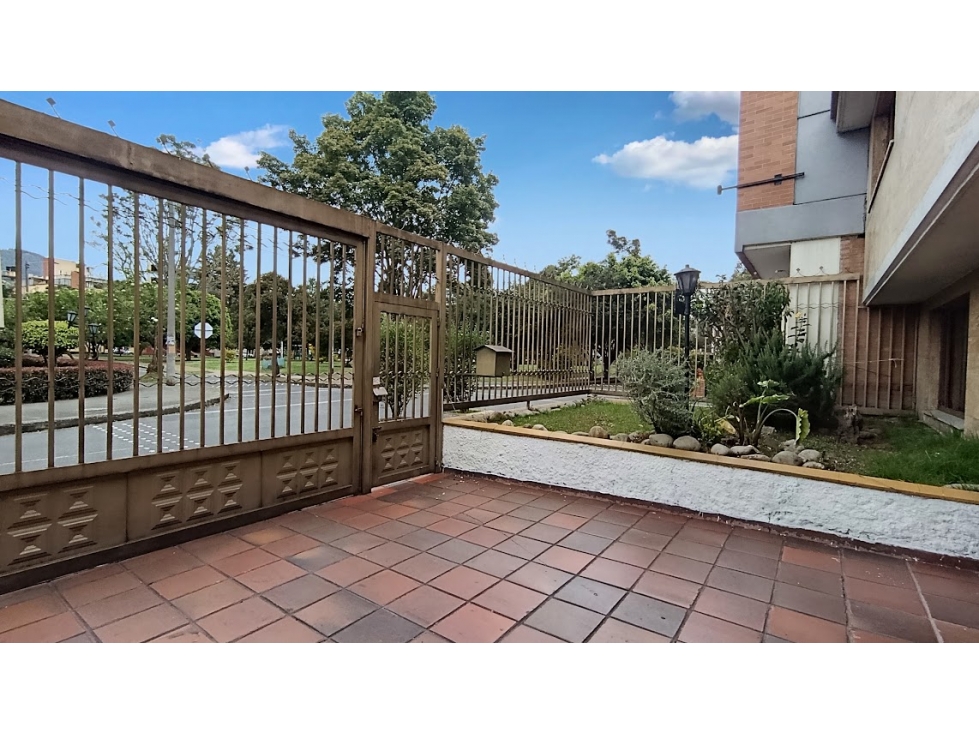 CASA EN NICOLAS DE FEDERMAN DE 3 NIVELES — foto 2