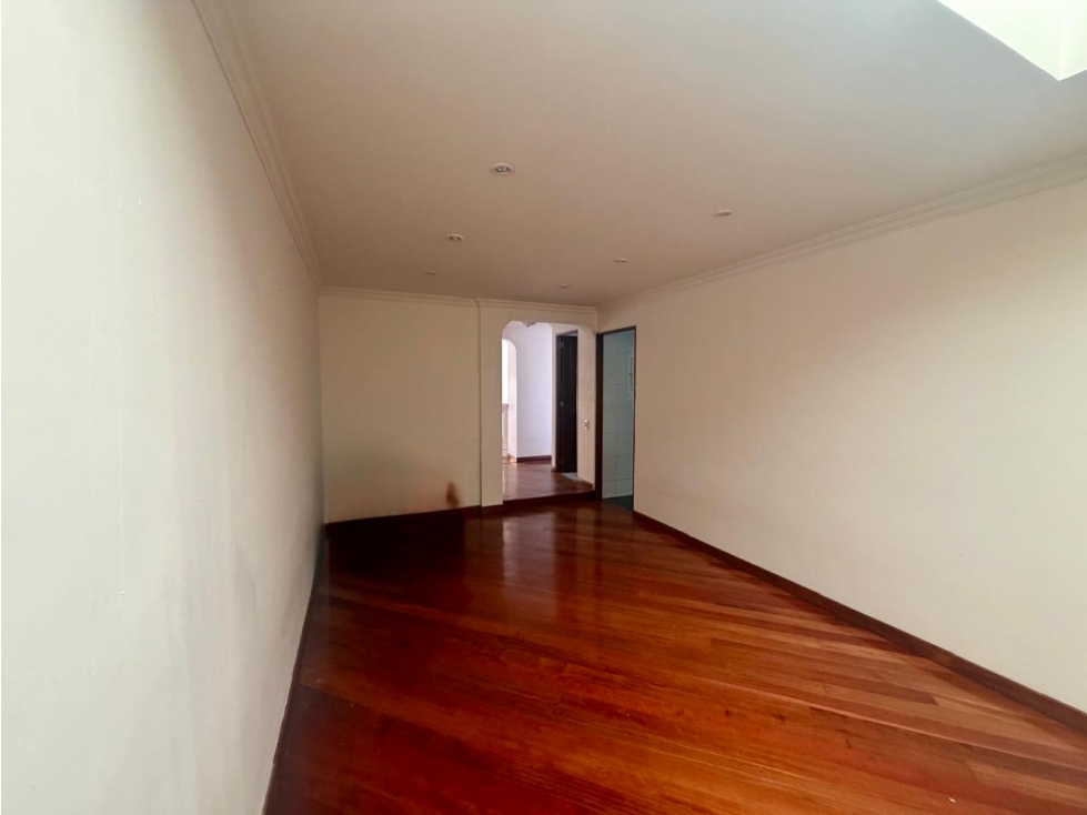 CASA EN CEDRITOS DE 4 PISOS — foto 3