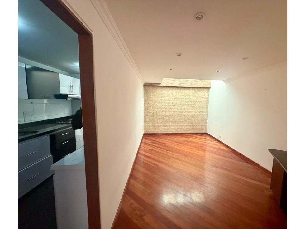 CASA EN CEDRITOS DE 4 PISOS — foto 4