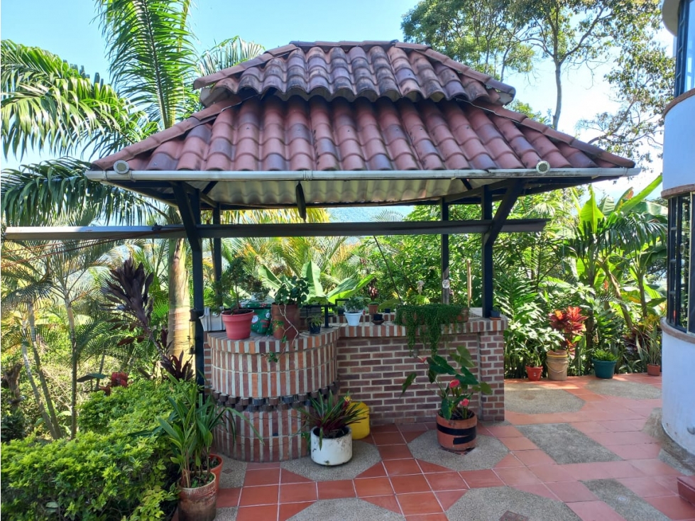 FINCA RURAL EN MESITAS DEL COLEGIO 2 NIVELES - 3