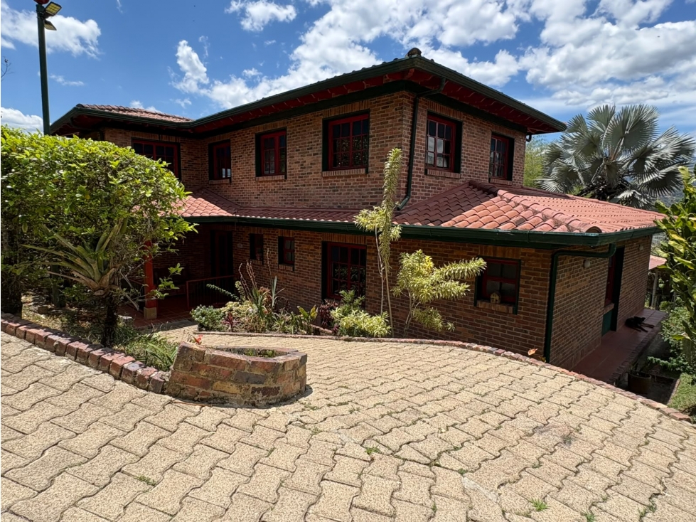 FINCA EN LA VEGA CUNDINAMARCA VEREDA UCRANIA DE 2 PLANTAS
