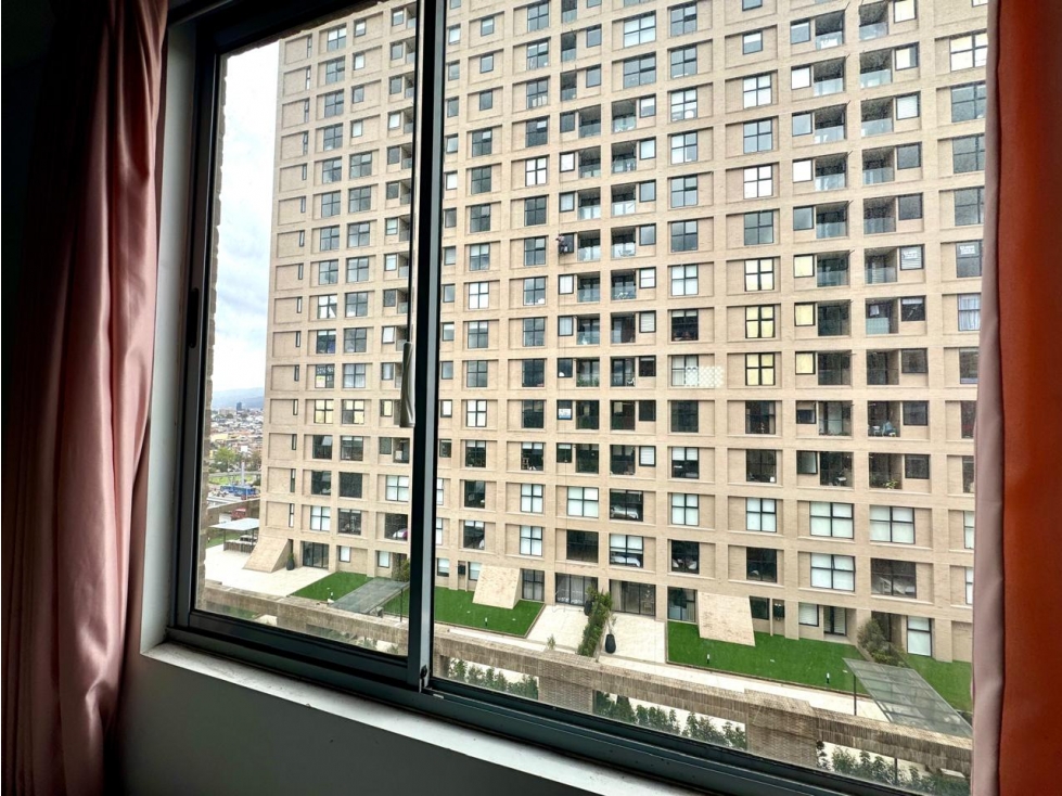 APARTAMENTO EN EL BARRIO NICOLAS DE FEDERMAN PISO 14 EXTERIOR — foto 2