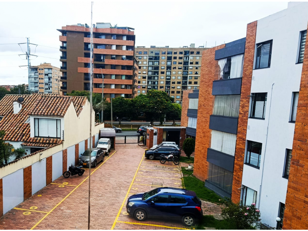 APARTAMENTO DUPLEX EN CEDRITOS PISO 3 EXTERIOR