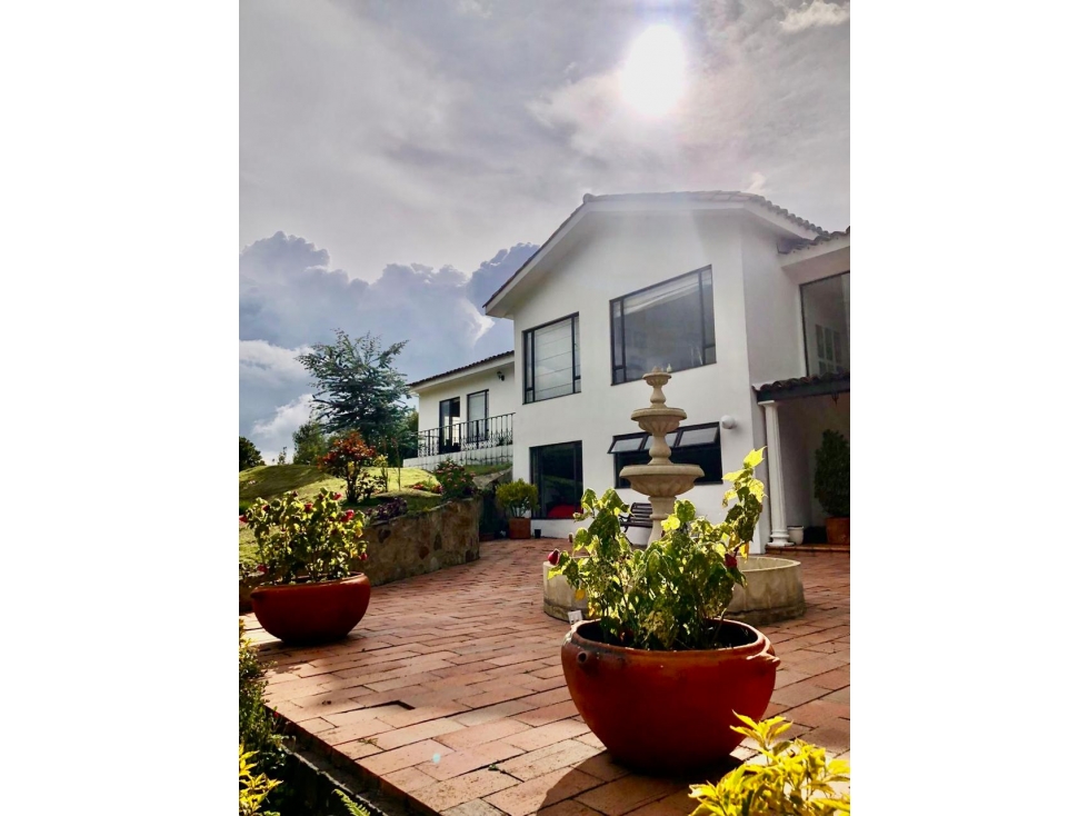 CASA EN CHIA-ALTOS DE YERBABUENA
