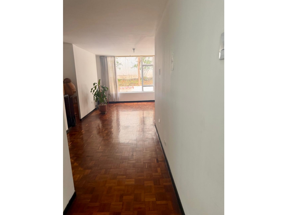 APARTAMENTO EN CHAPINERO ALTO PISO 2 INTERIOR — foto 2