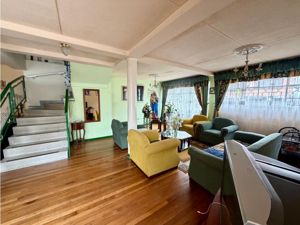 CASA EN EL J.J VARGAS DE 2 PISOS - 6