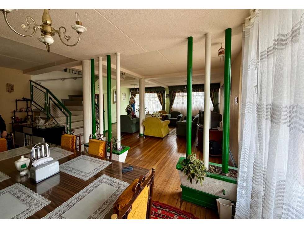 CASA EN EL J.J VARGAS DE 2 PISOS - 5