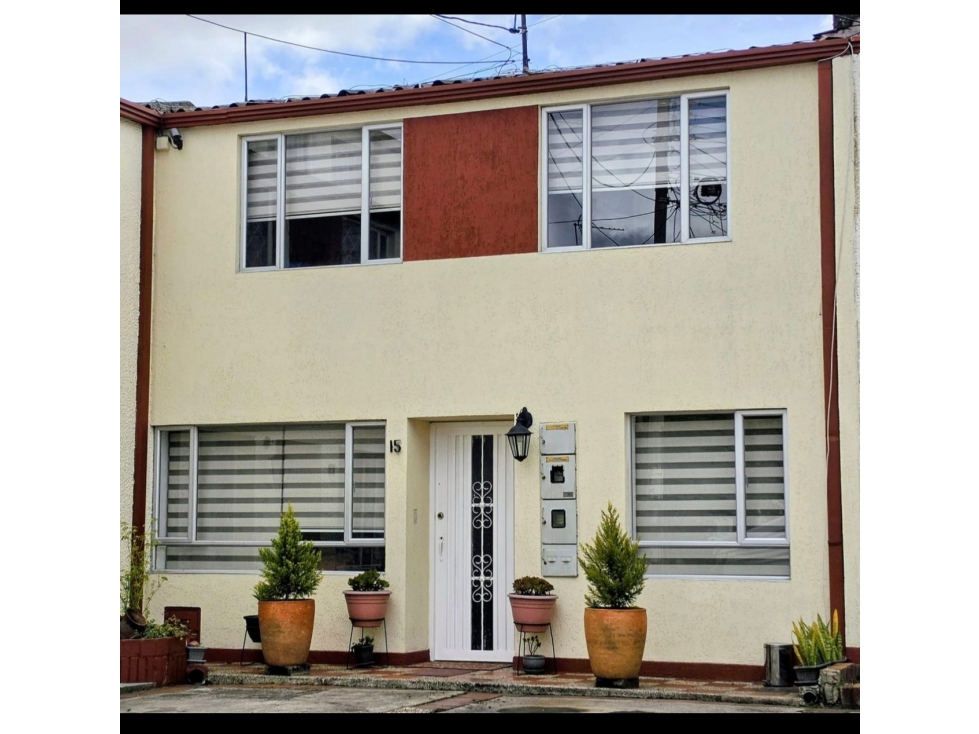 CASA EN VILLAMAYOR ANTIGUA DE 2 PISOS
