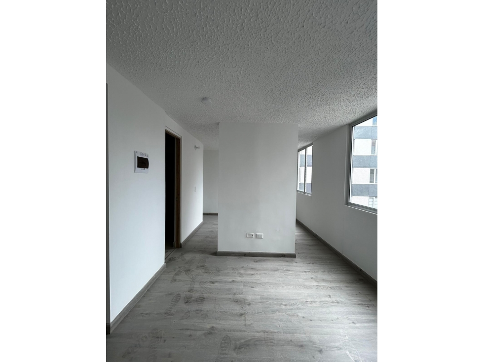 APARTAESTUDIO EN SAN JOSE FONTIBON PISO 9 INTERIOR — foto 2