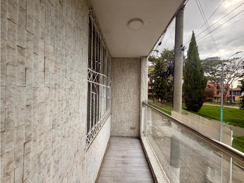CASA EN HAYUELOS DE 4 PISOS - 6