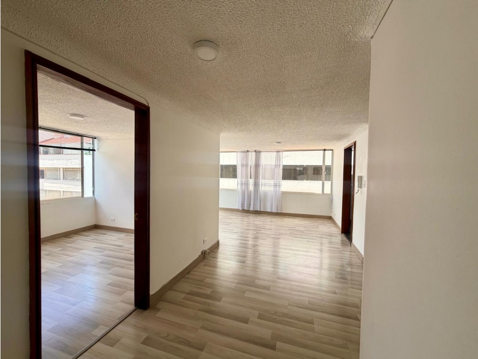 APARTAMENTO EN SANTA PAULA PISO 4 INTERIOR — foto 4