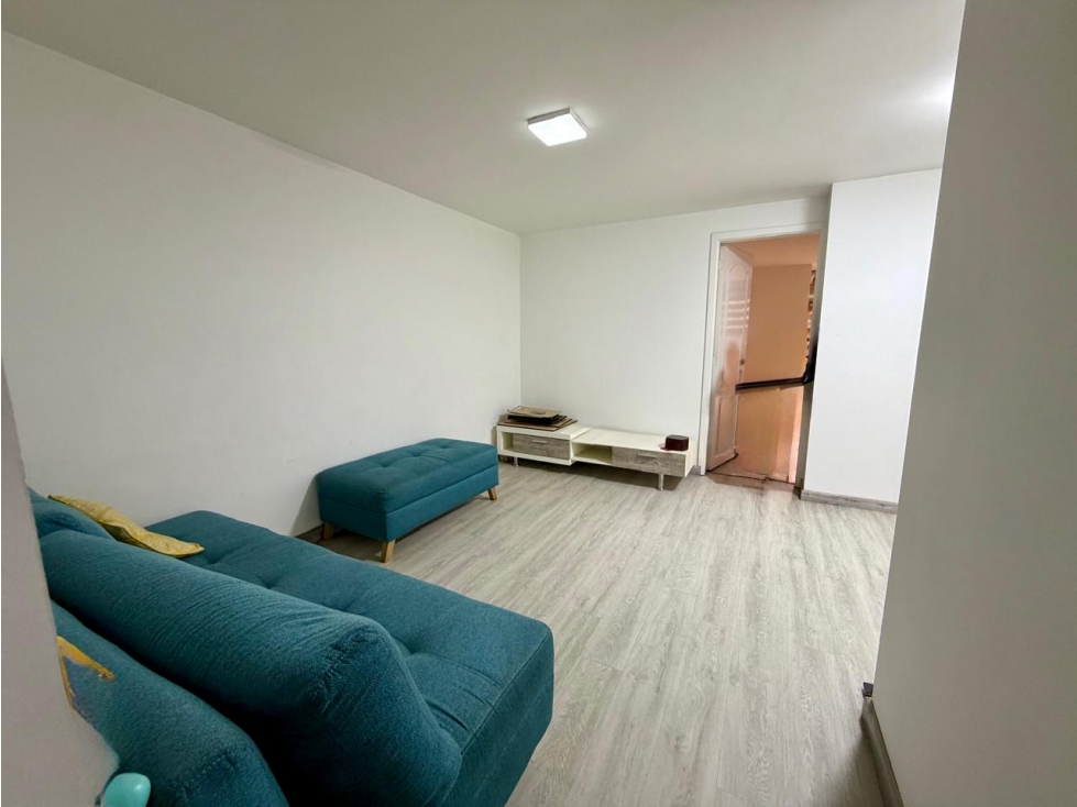 CASA EN HAYUELOS DE 4 PISOS - 3