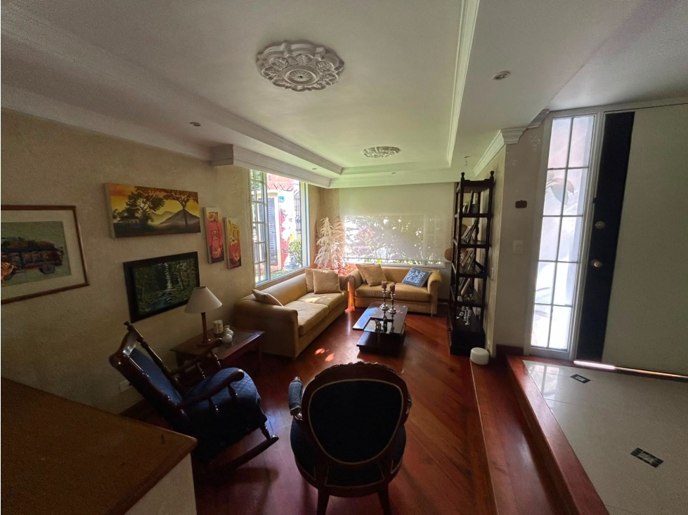 CASA EN CEDRITOS DE 2 PISOS — foto 2