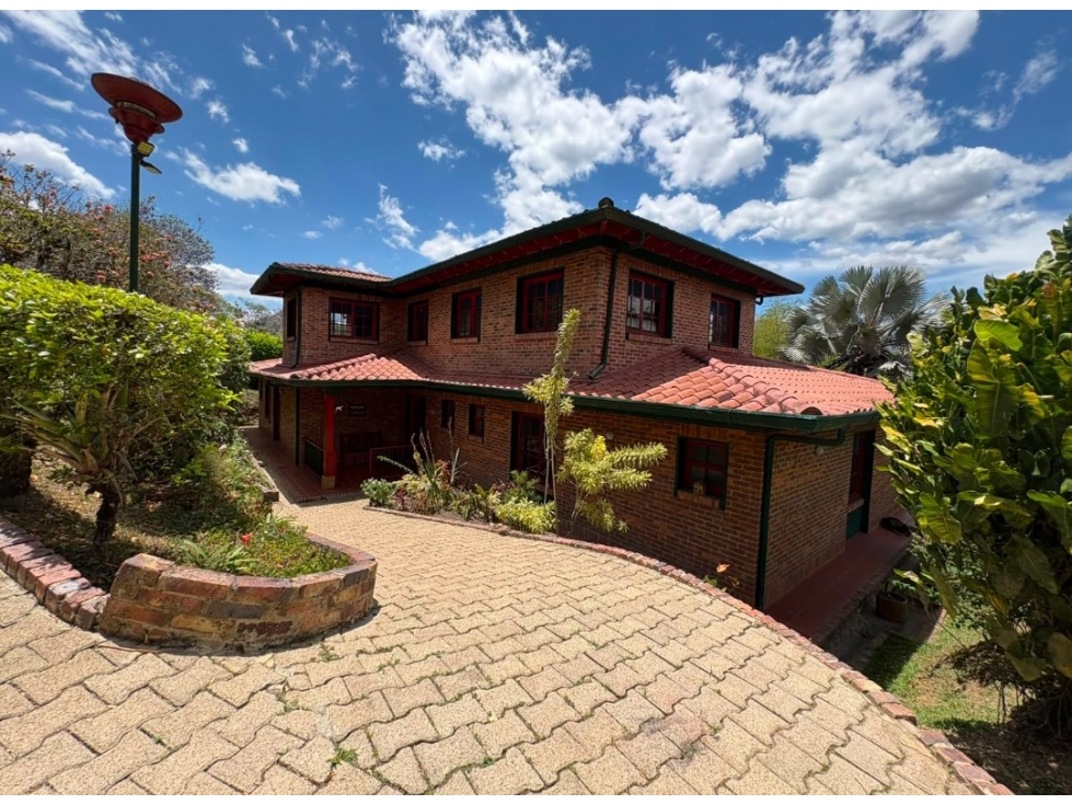 FINCA EN LA VEGA CUNDINAMARCA VEREDA UCRANIA DE 2 PLANTAS
