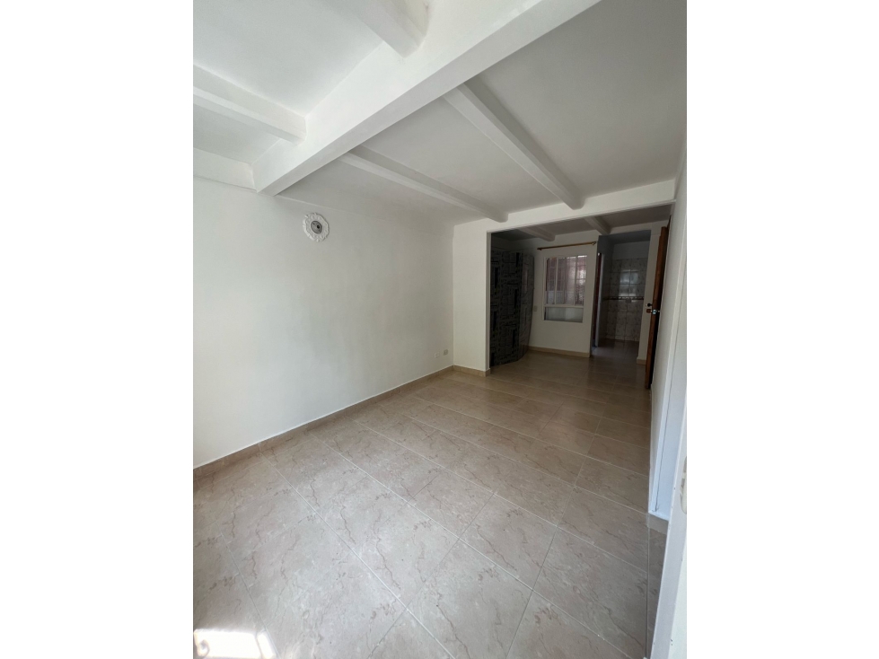 Se vende casa de tres niveles en Rodeo Alto