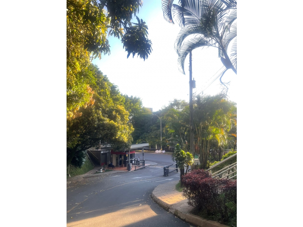 VENTA APARTAMENTO LOMA DE LOS BERNAL