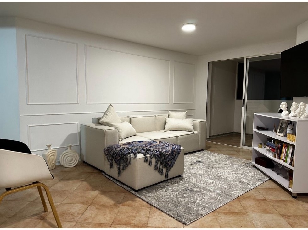 VENDO APARTAMENTO EN LAURELES 92 METROS.