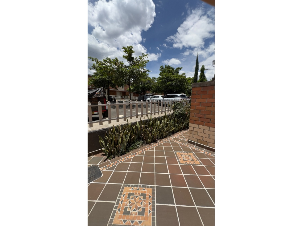 Gran casa en el rodeo/La mota