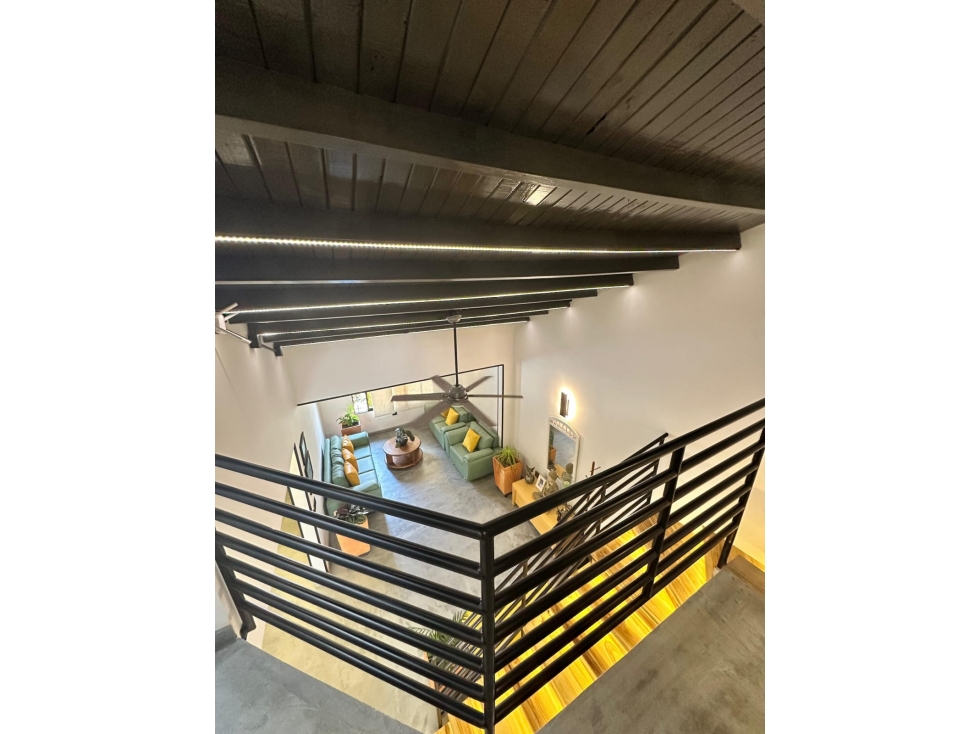 Venta de Casa Unifamiliar Remodelada/ Amoblada - Santa Monica. - 3