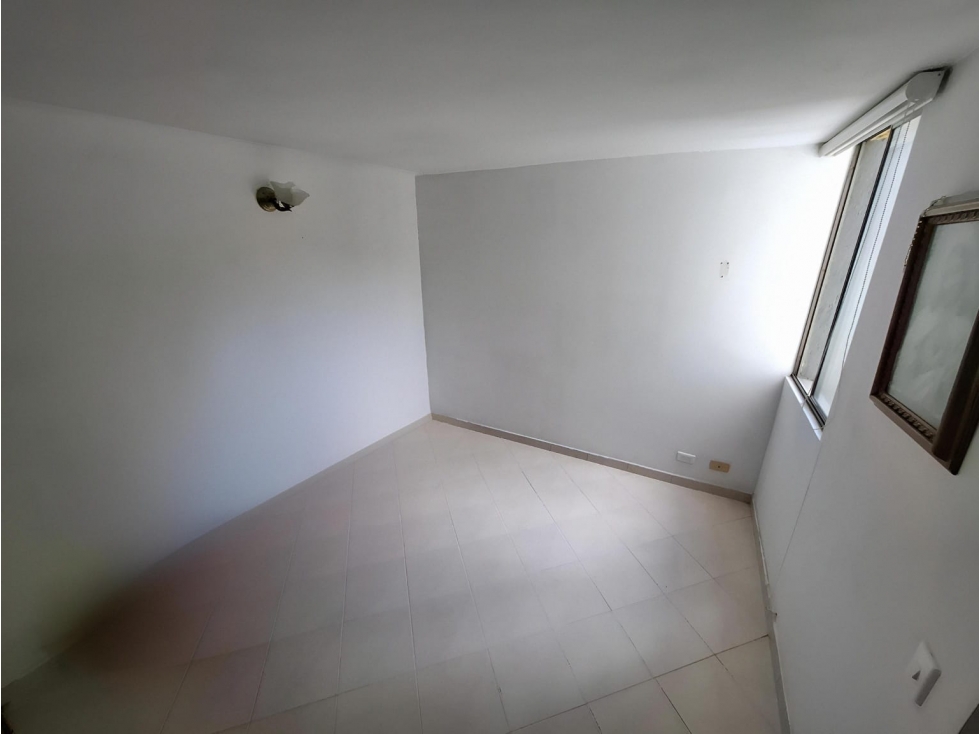 Amplio apartamento sector LOS COLORES cerca a todo — foto 6